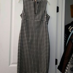 Kardashian Kollection~ Hounds tooth dress