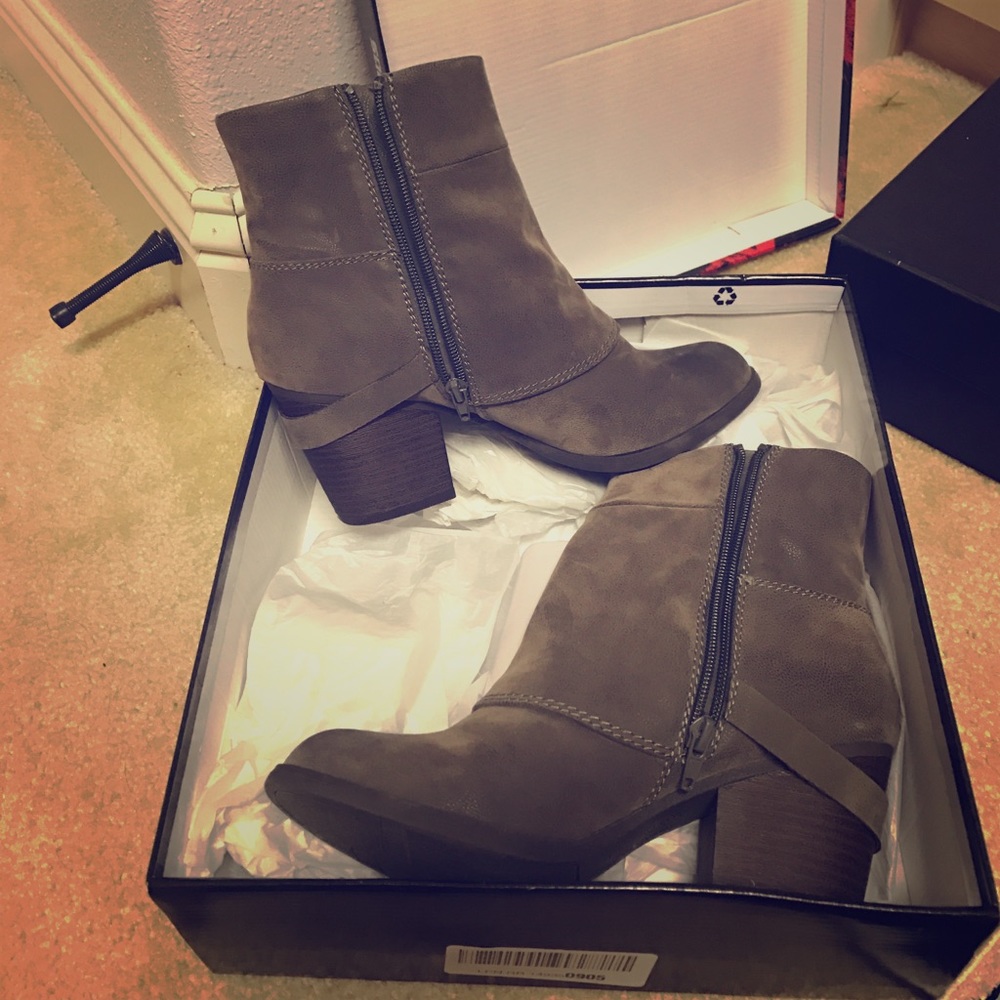 Brand new Fergalicious Liza gray booties!