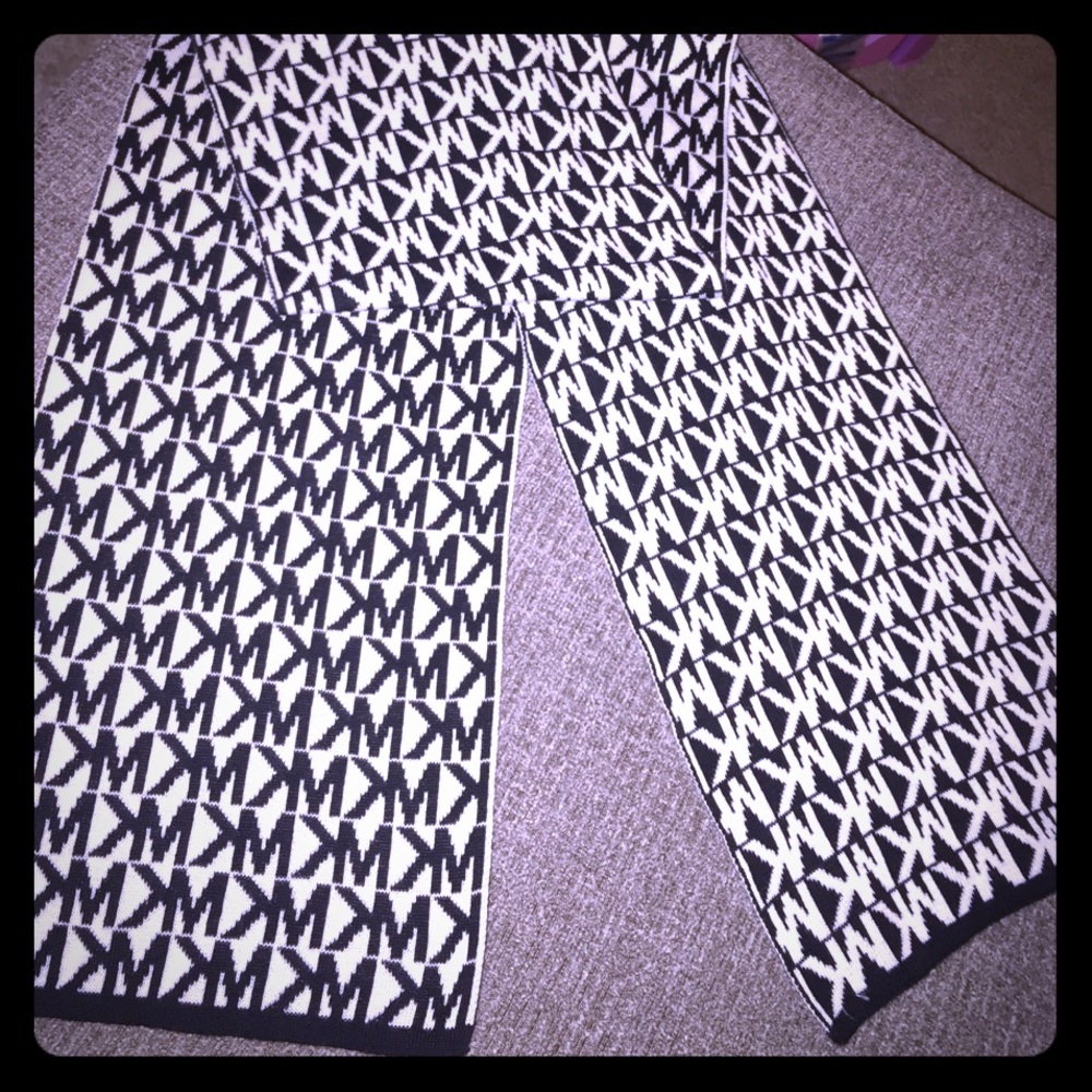 Michael Kors scarf