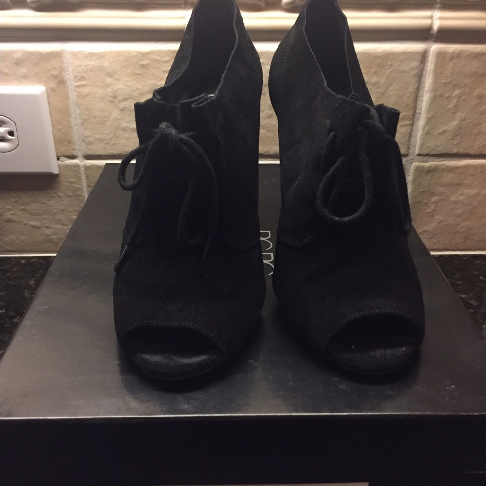 BCBG Suede Open Toe Heel - Ties on top - Size 6
