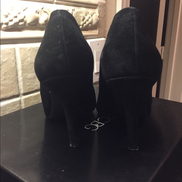 BCBG Suede Open Toe Heel - Ties on top - Size 6 - Picture 3 of 4