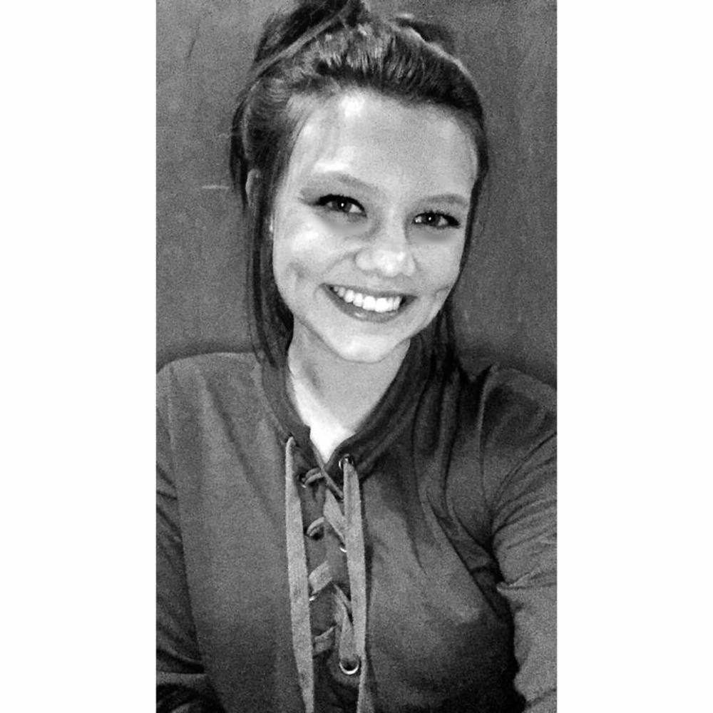 Meet your Posher, Lindy - Picture 1 of 1