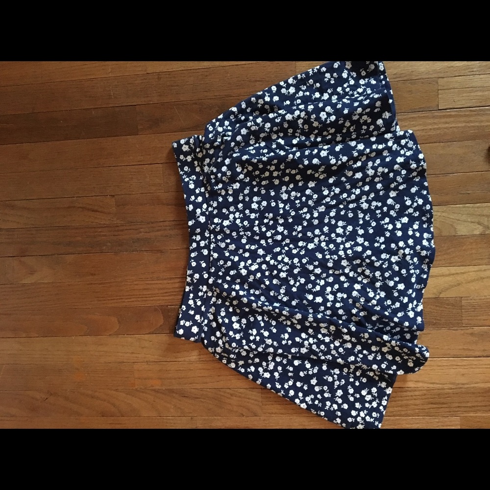 Floral mini skirt