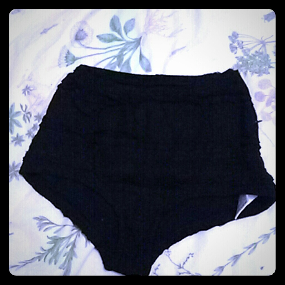 SOLD🌻Kimchi blue Short XS