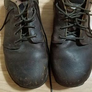 Steel toe work shoes