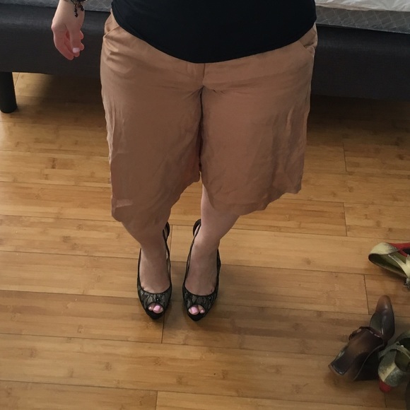 Zara wide legged shorts - Picture 2 of 4