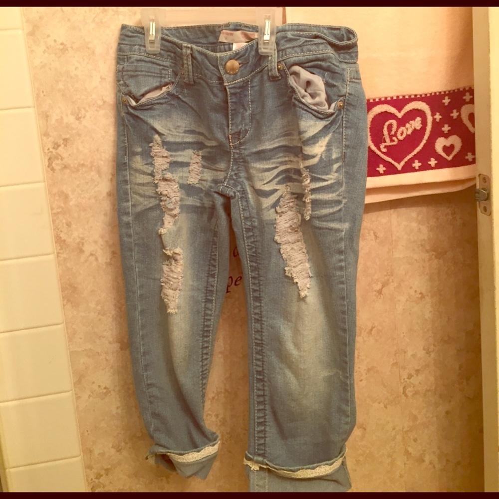 Woman's jean capris.