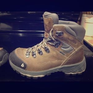Vasque St. Elias GTX/ Gore Tex Hiking Boots