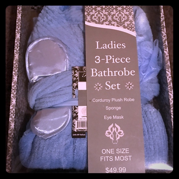 Hotel Spa Collection Other - NWT robe set 💙