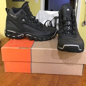 Nike Air Ripsaw ACG boots