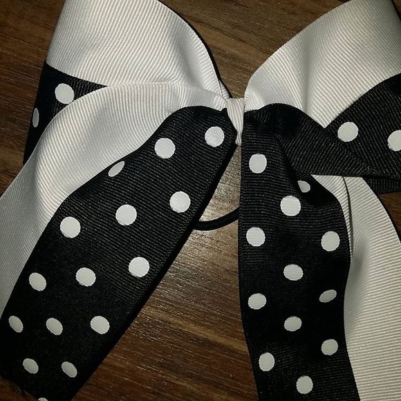 Cute Polka-Dot Bow!!! - Picture 1 of 1
