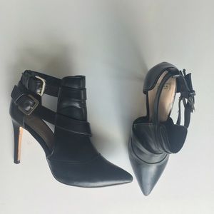 Black Buckle high heels. Zara. Black heels.