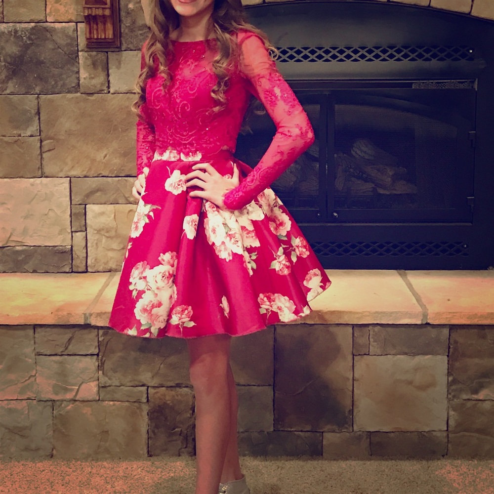 Size 00 Sherri Hill Floral 32323