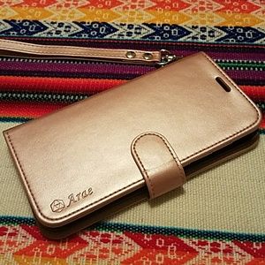 Gently used Galaxy 7s edge wallet case