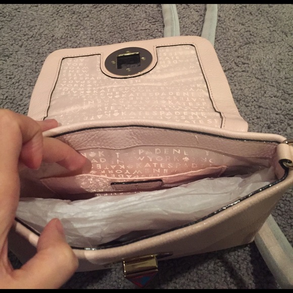 ✨HP✨Kate Spade Quilted crossbody bag - Picture 6 of 8