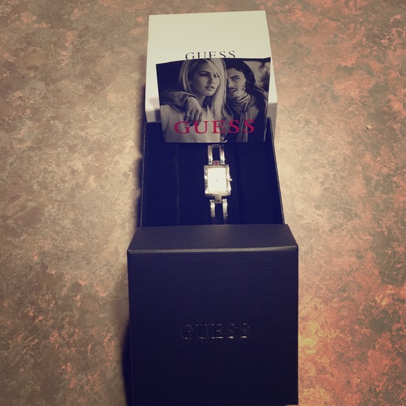 Guess Watch - Picture 2 of 4