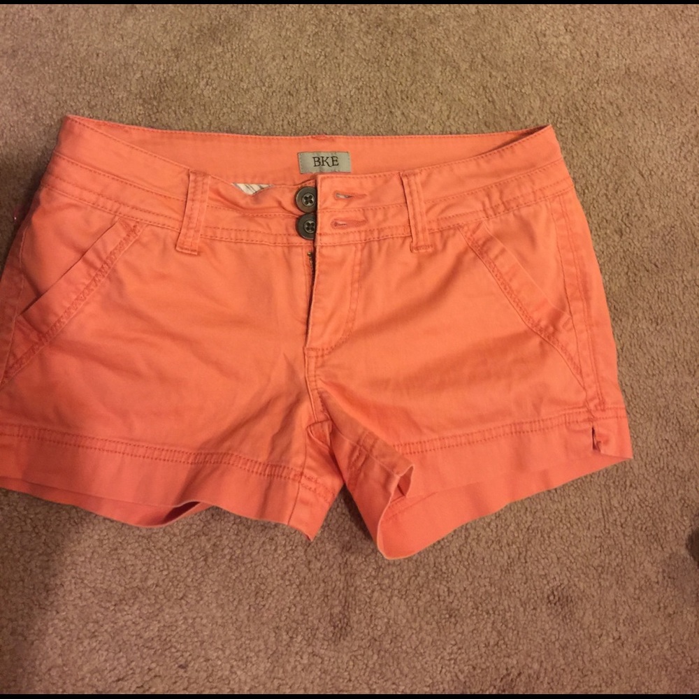 Buckle coral shorts