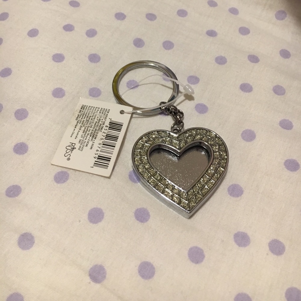 💜 NWT HEART LOCKET KEYCHAIN 💗