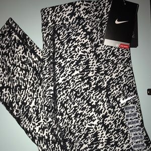 Nike Capri