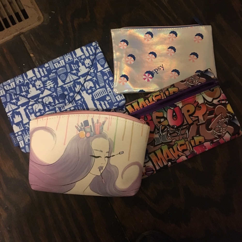 Bundle of 4 ipsy make up bags!