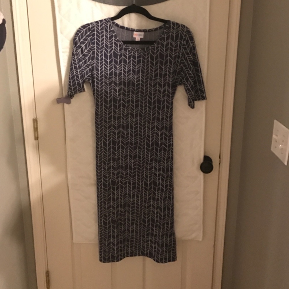 Lularoe Julia Sz Small - Picture 1 of 2
