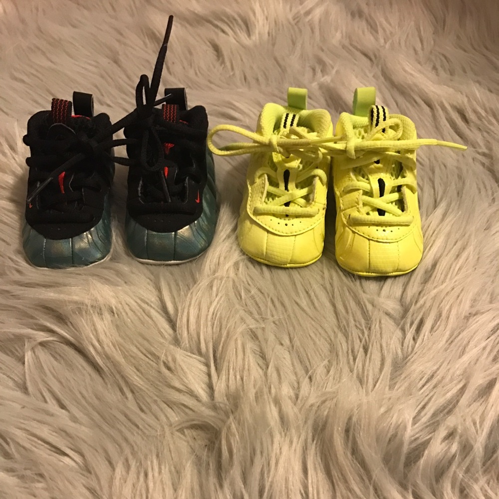Infant nikes soft bottoms
