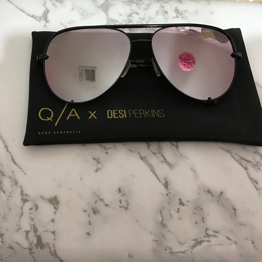 Quay sunglasses - Desi Perkins
