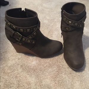Wedge booties