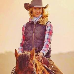 Meet your Posher, Courtney