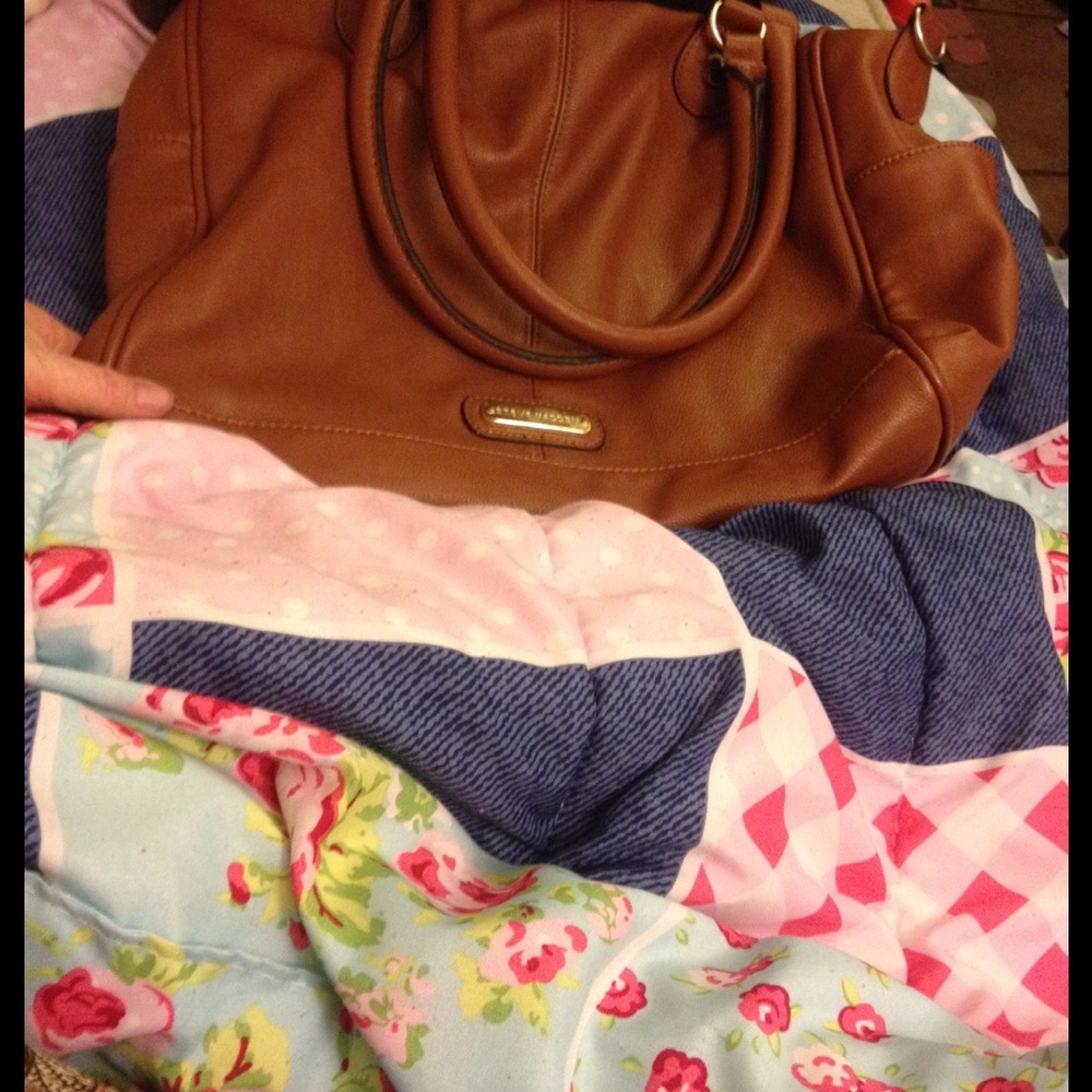 Pristine Steve Madden hobo bag leather authentic