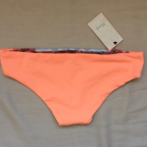 NWT Maaji reversible bikini bottoms - S - Picture 2 of 4