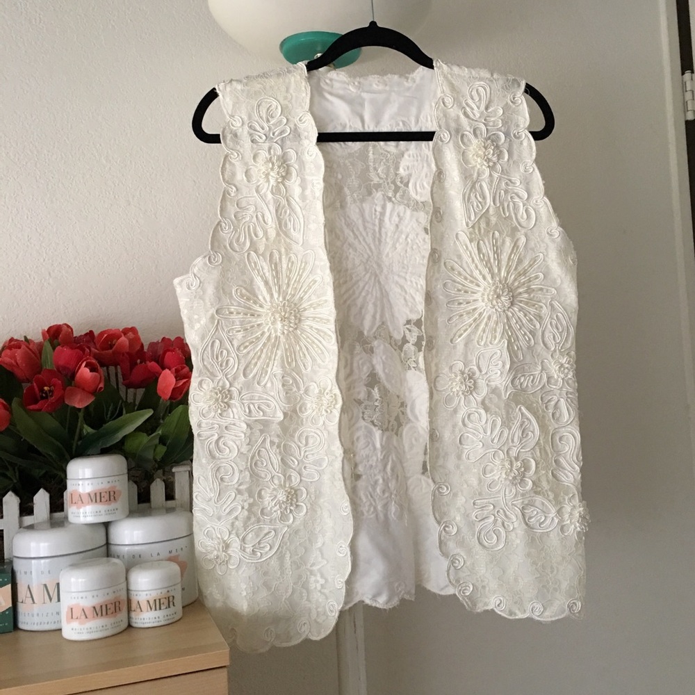 🆕✨🌟 Beautiful Unique white Lace  cardigan ✨🌟