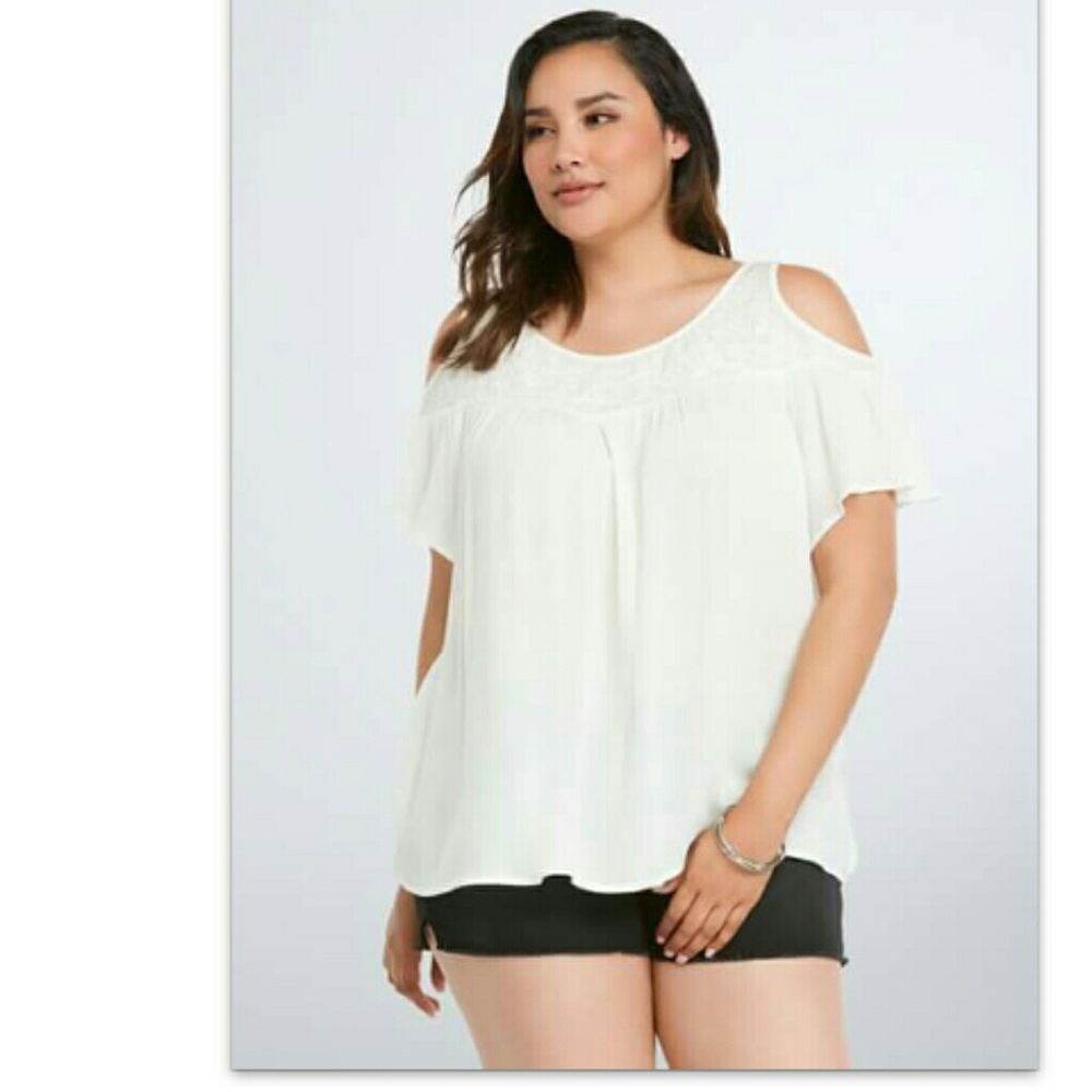 Torrid cold shoulder top size 1 nwt