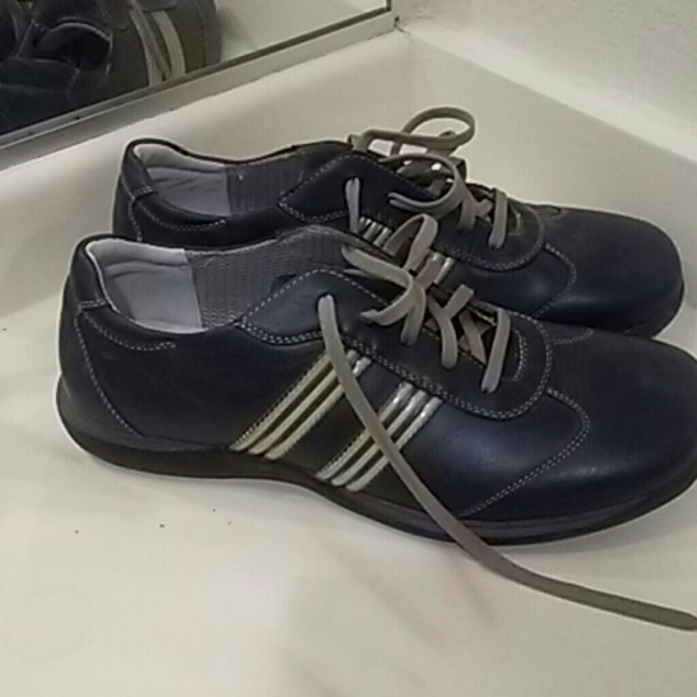 Sketchers collection