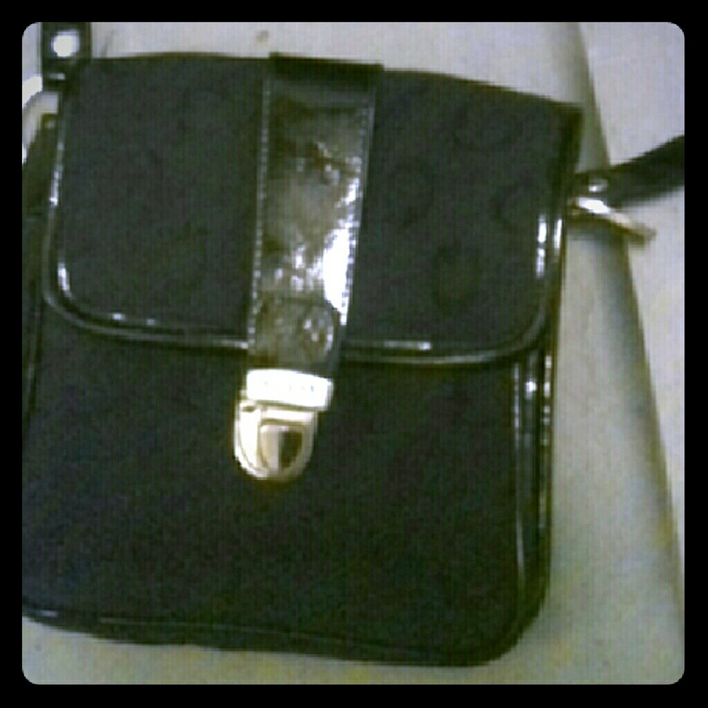 Guese purse
