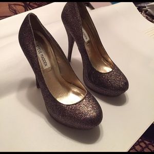 Steve Madden pumps