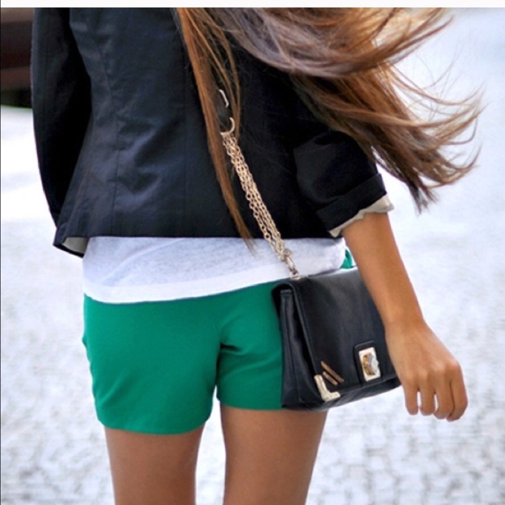 Green shorts (c22)