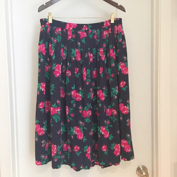 Vintage Dresses & Skirts - Vintage Floral Pleated Midi Skirt