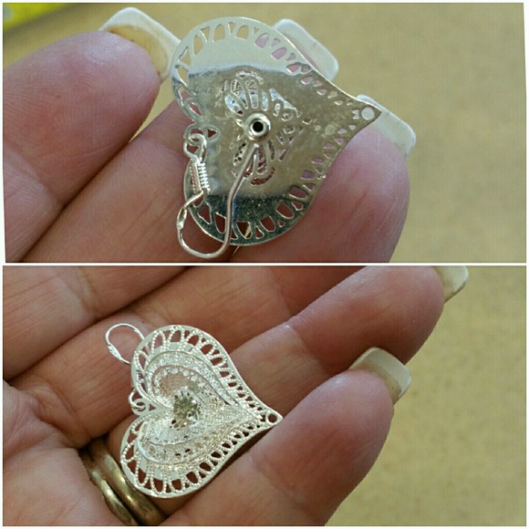 Beautiful detailed Silver Heart Earrings w/crystal - Picture 2 of 3