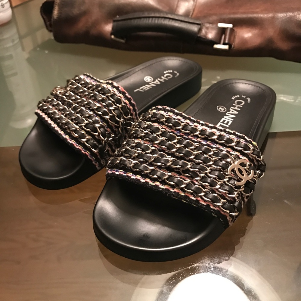 {Withdrawn}Chanel Tropiconic Chain Black Mules 6