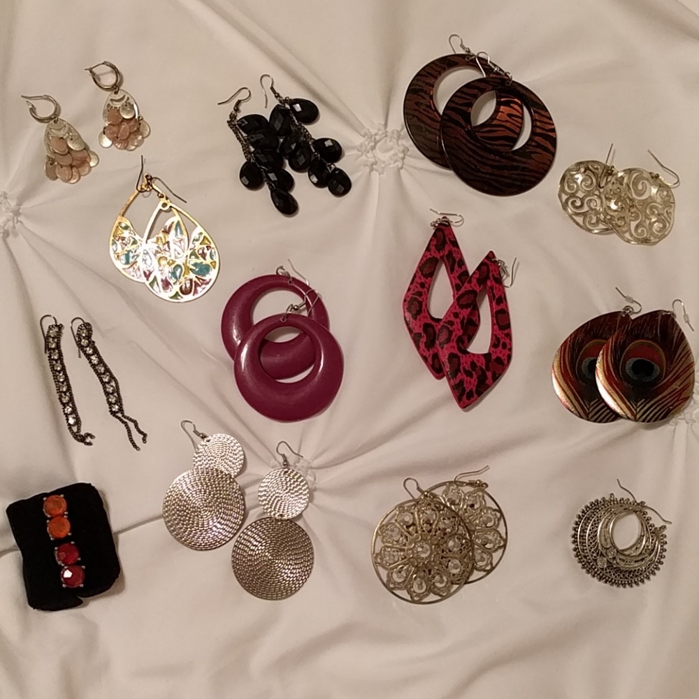 Lot of earrings