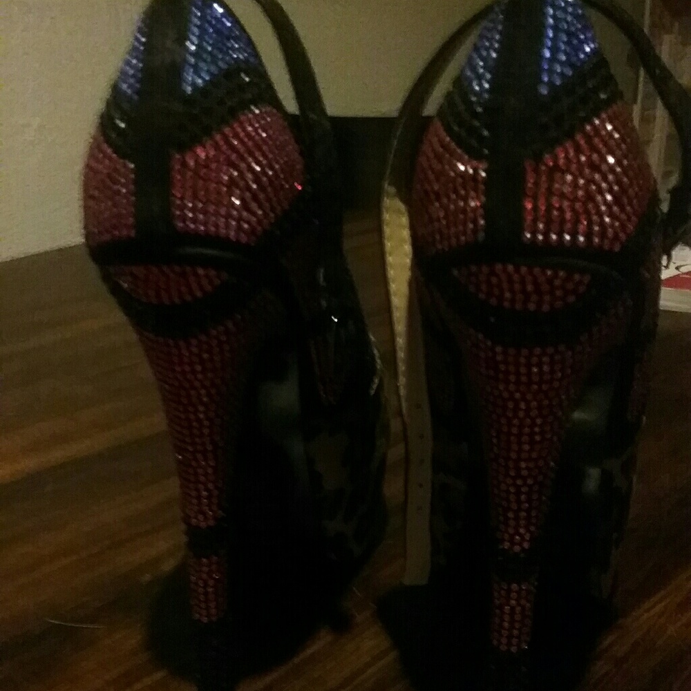 Shoe dazzle  6.5 heels never worn