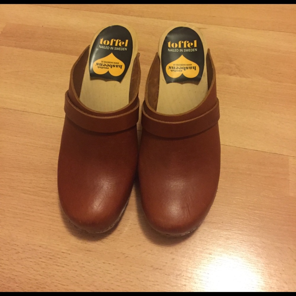 Swedish Hasbeens Cognac Clogs