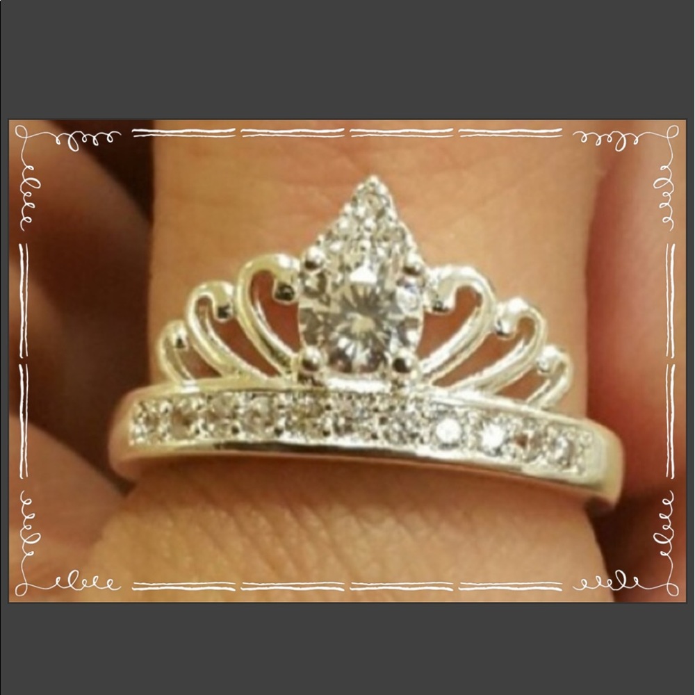 💧Sterling Silver White Sapphire Tiara Ring💧