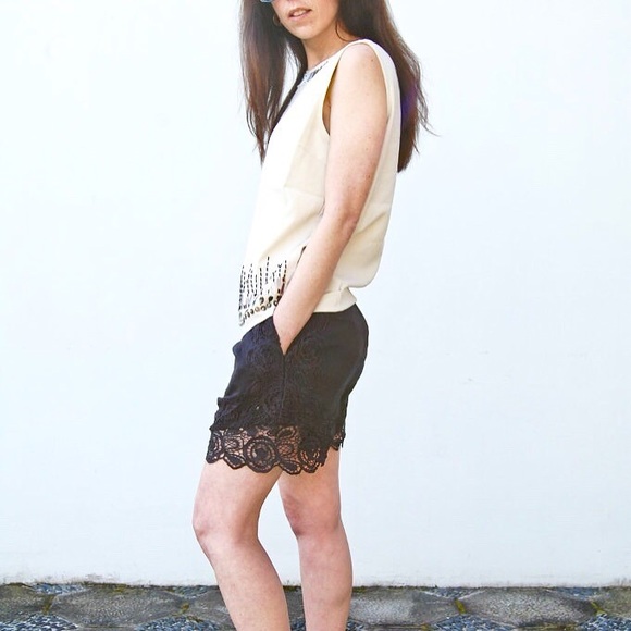 Muir Beach Beaded Ivory Top - Picture 7 of 8