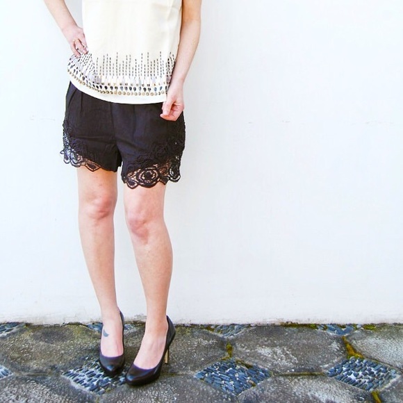 Muir Beach Beaded Ivory Top - Picture 6 of 8