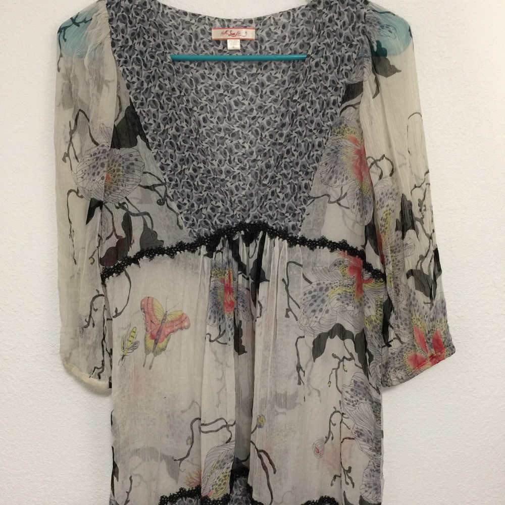 Medium Lux brand gauzy sheer tunic top