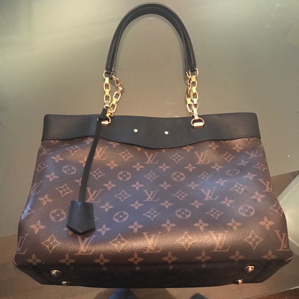 {SOLD} Louis Vuitton Pallas Shopper Monogram