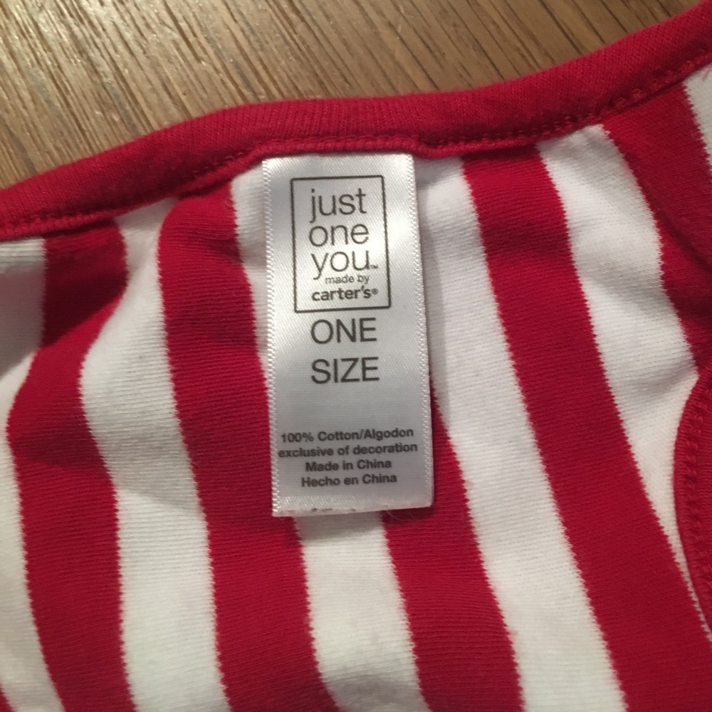 Carters bib - Picture 2 of 2
