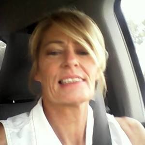 Meet your Posher, Leslie